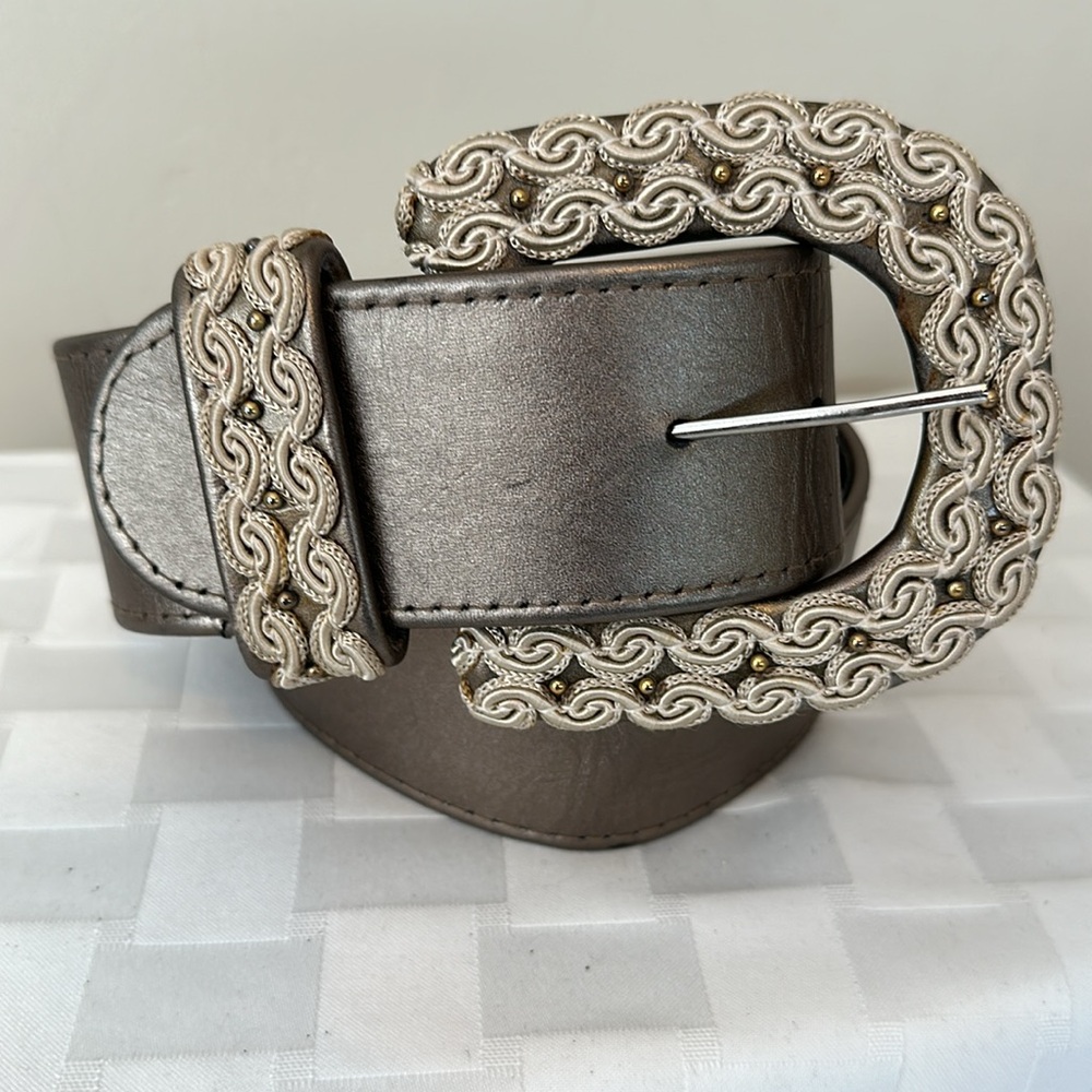 Wide bronze champagne metallic belt with decorative trim Size S Vintage 1990s
